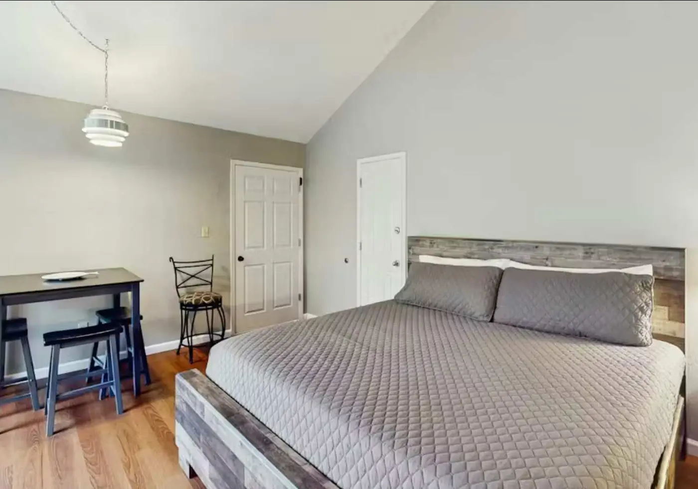 Charming 3BR House - Golf & POOLS - Osage Beach