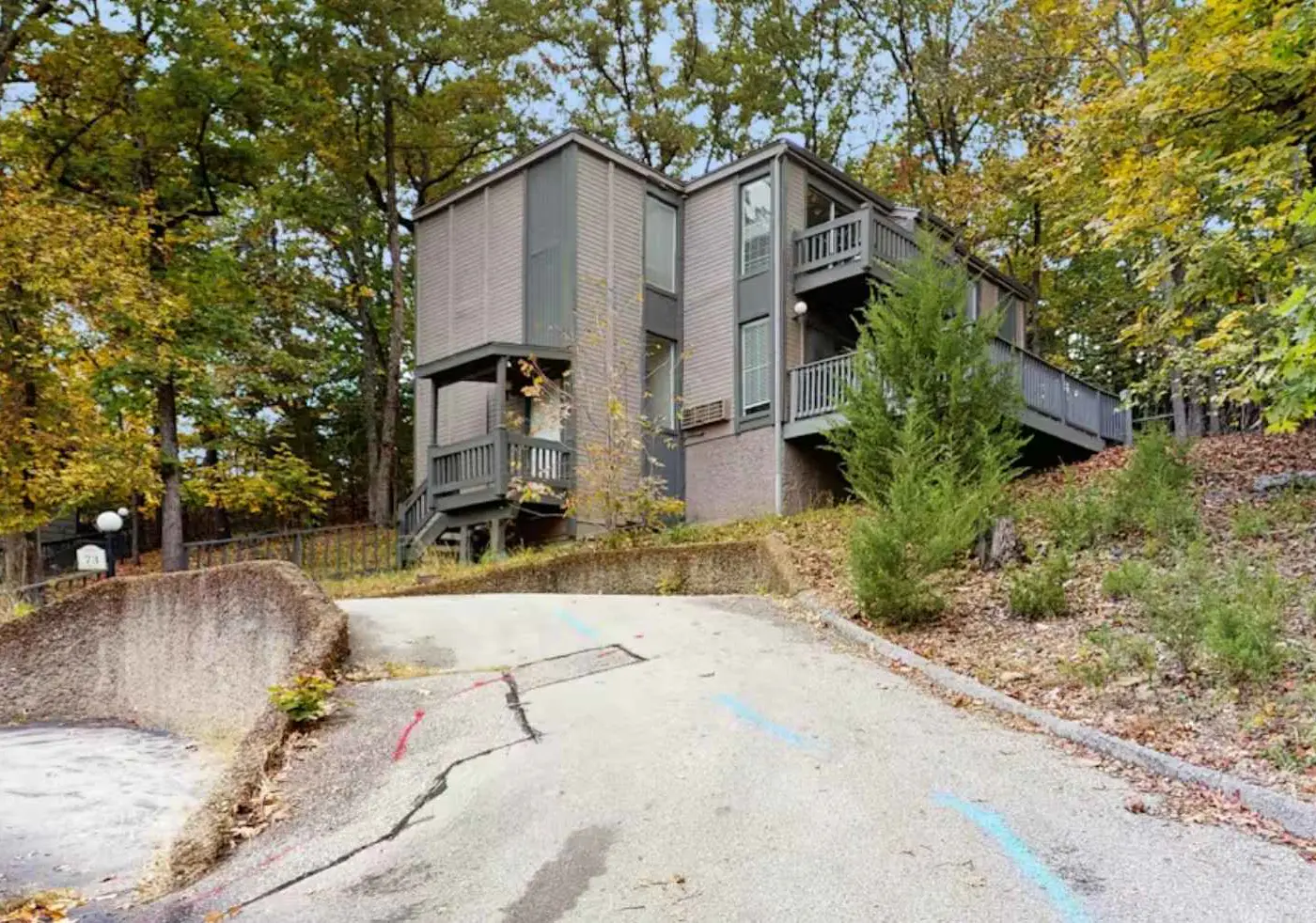 Charming 3BR House - Golf & POOLS - Osage Beach