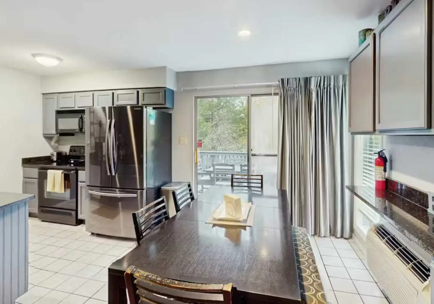 Charming 3BR House - Golf & POOLS - Osage Beach