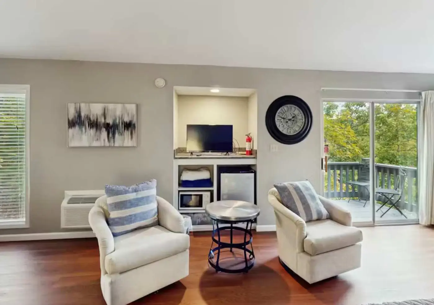 Charming 3BR House - Golf & POOLS - Osage Beach