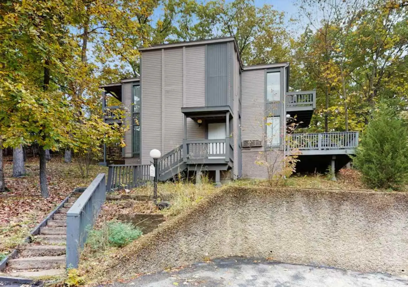 Charming 3BR House - Golf & POOLS - Osage Beach