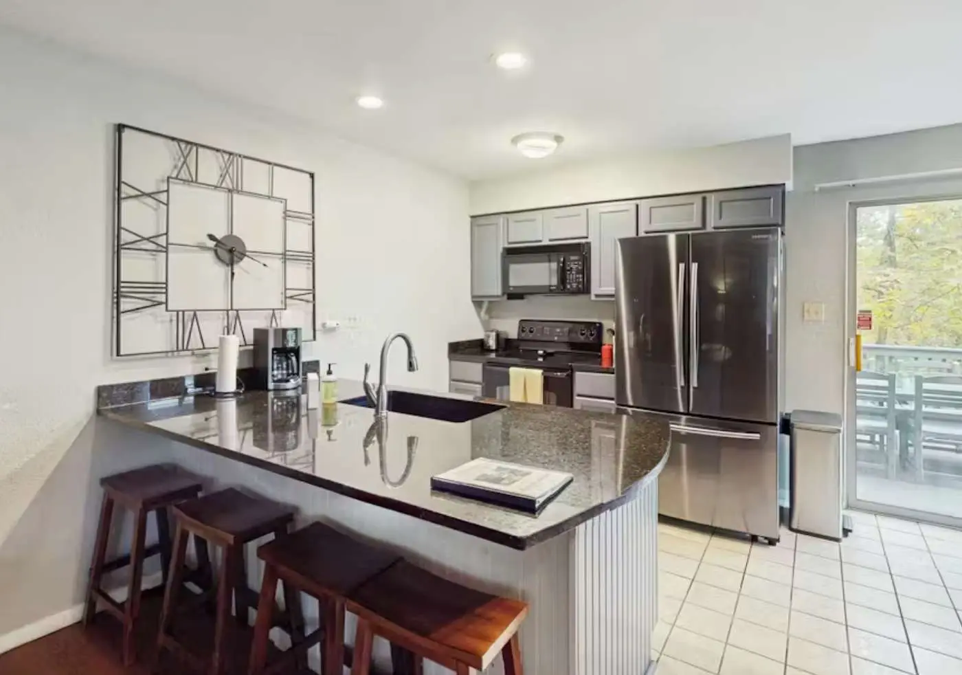 Charming 3BR House - Golf & POOLS - Osage Beach
