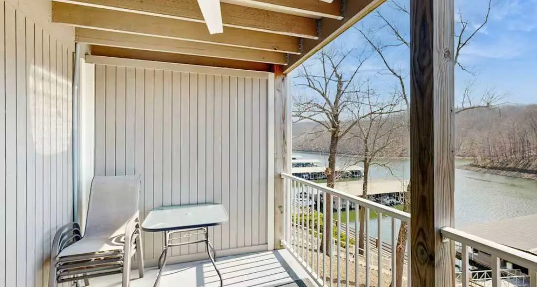 Charming 2BR Condo - LAKE VIEW - Osage Beach