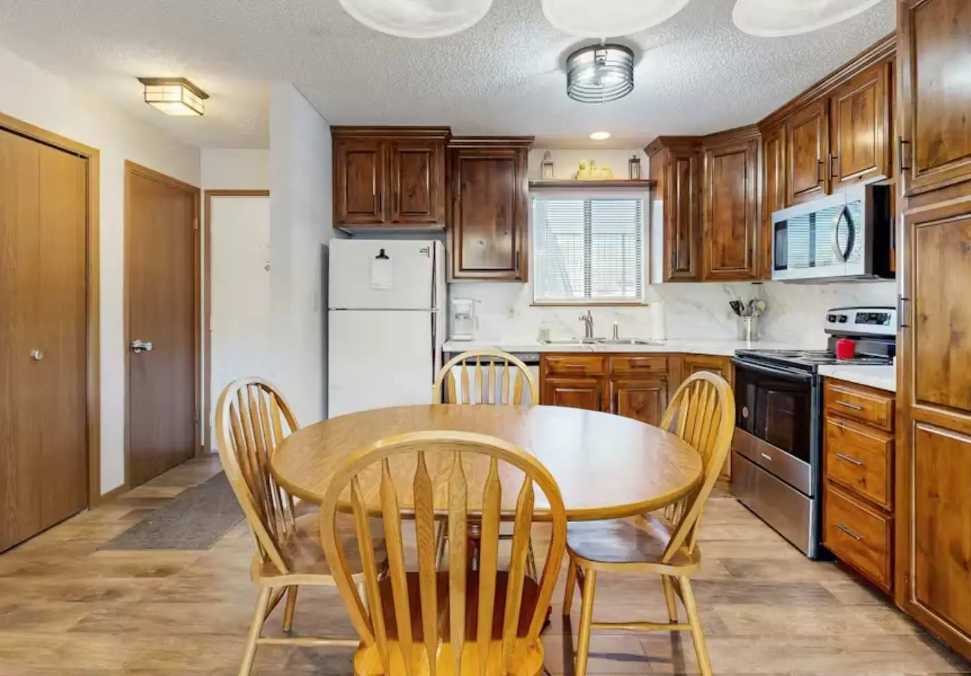 Charming 2BR Condo - LAKE VIEW - Osage Beach