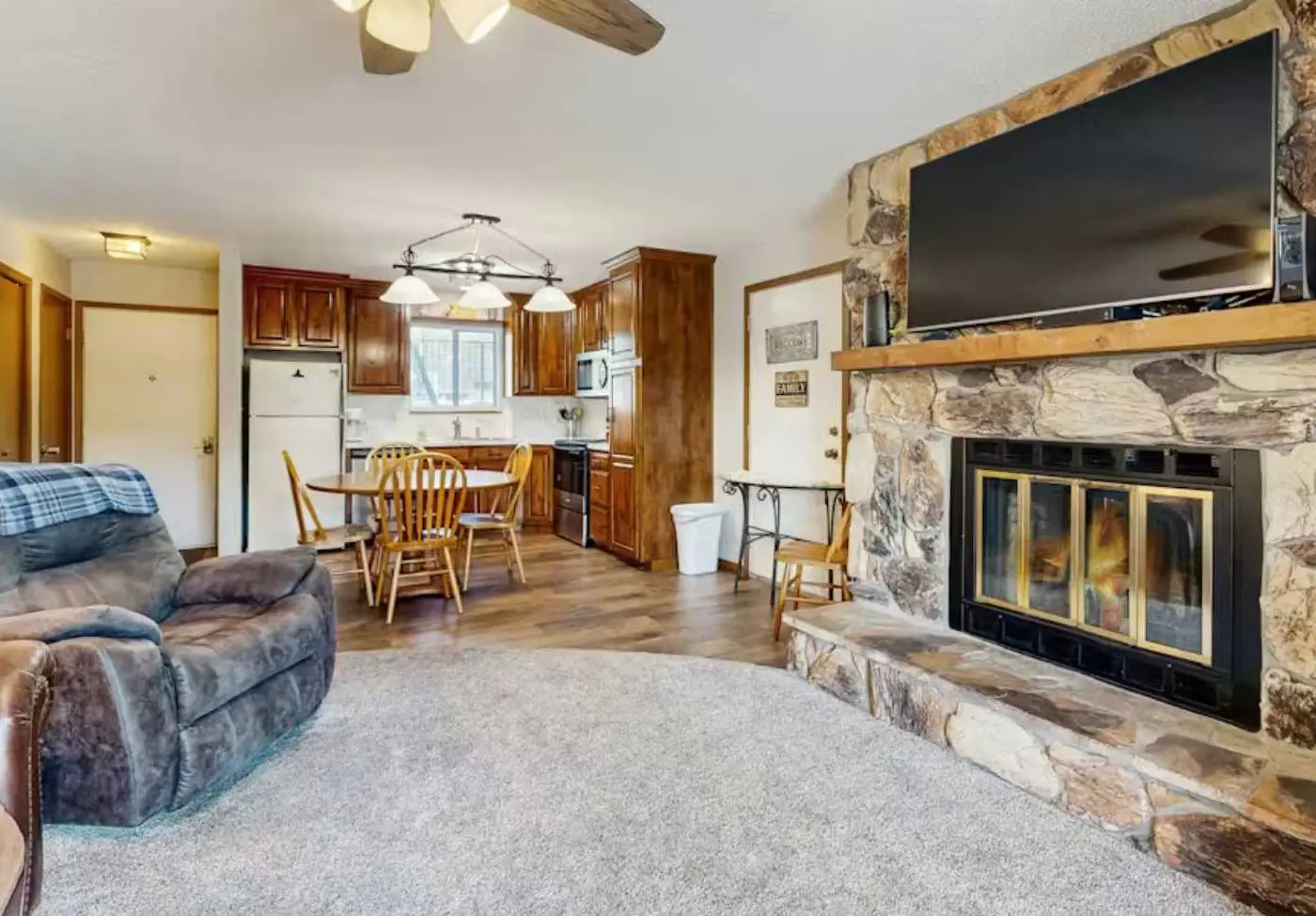 Charming 2BR Condo - LAKE VIEW - Osage Beach