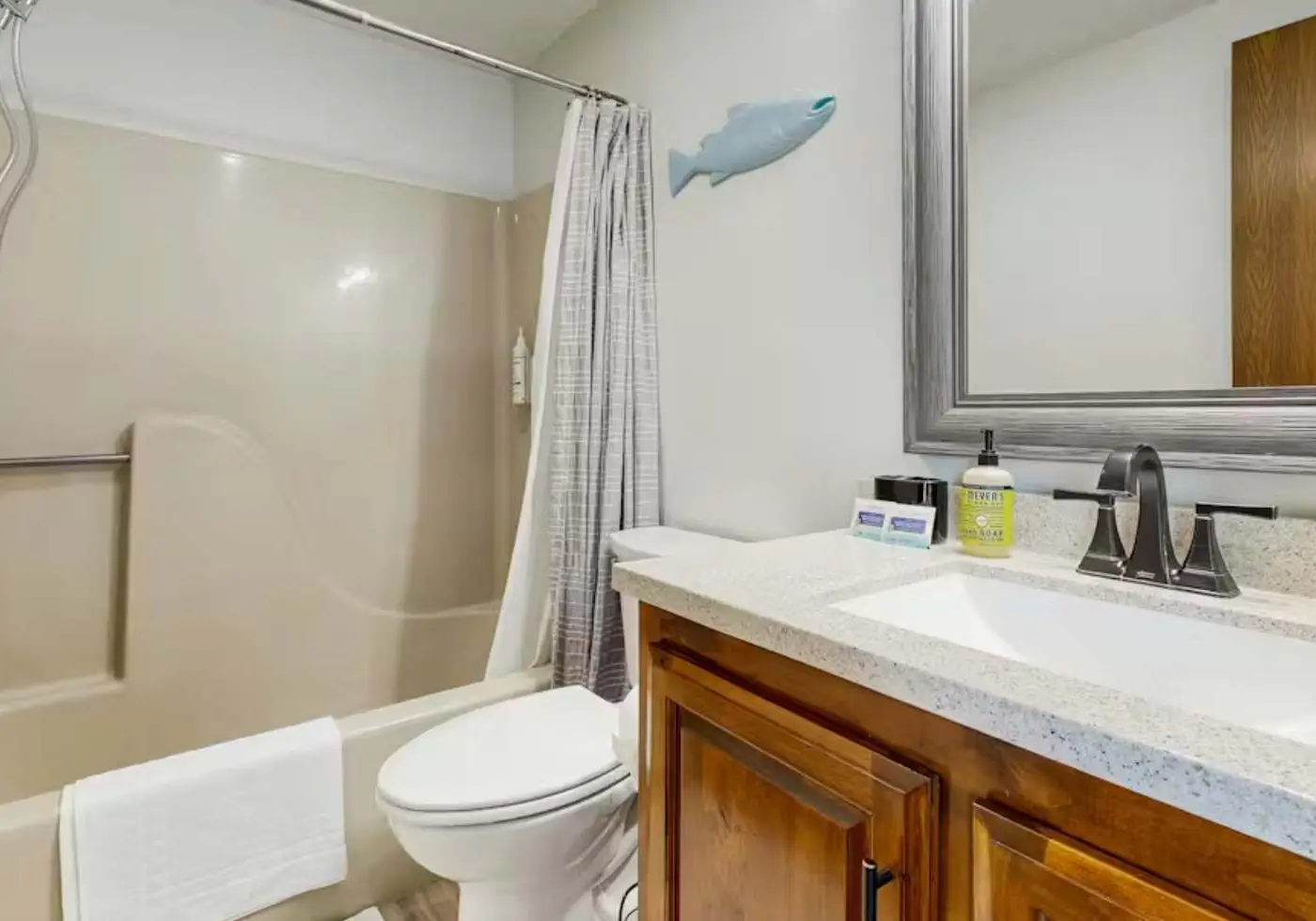 Charming 2BR Condo - LAKE VIEW - Osage Beach