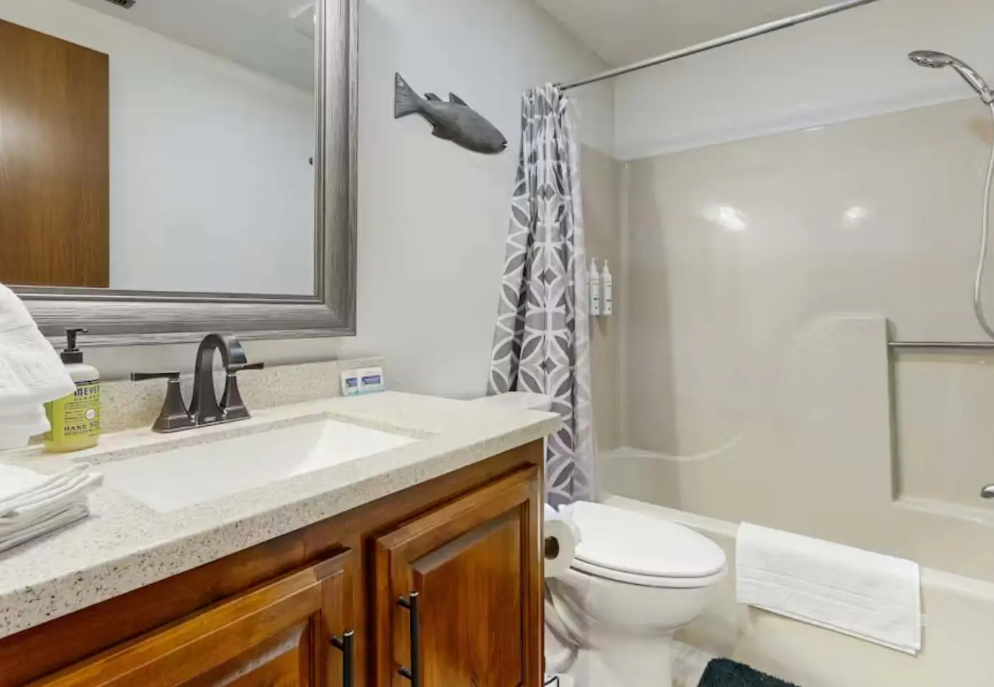 Charming 2BR Condo - LAKE VIEW - Osage Beach