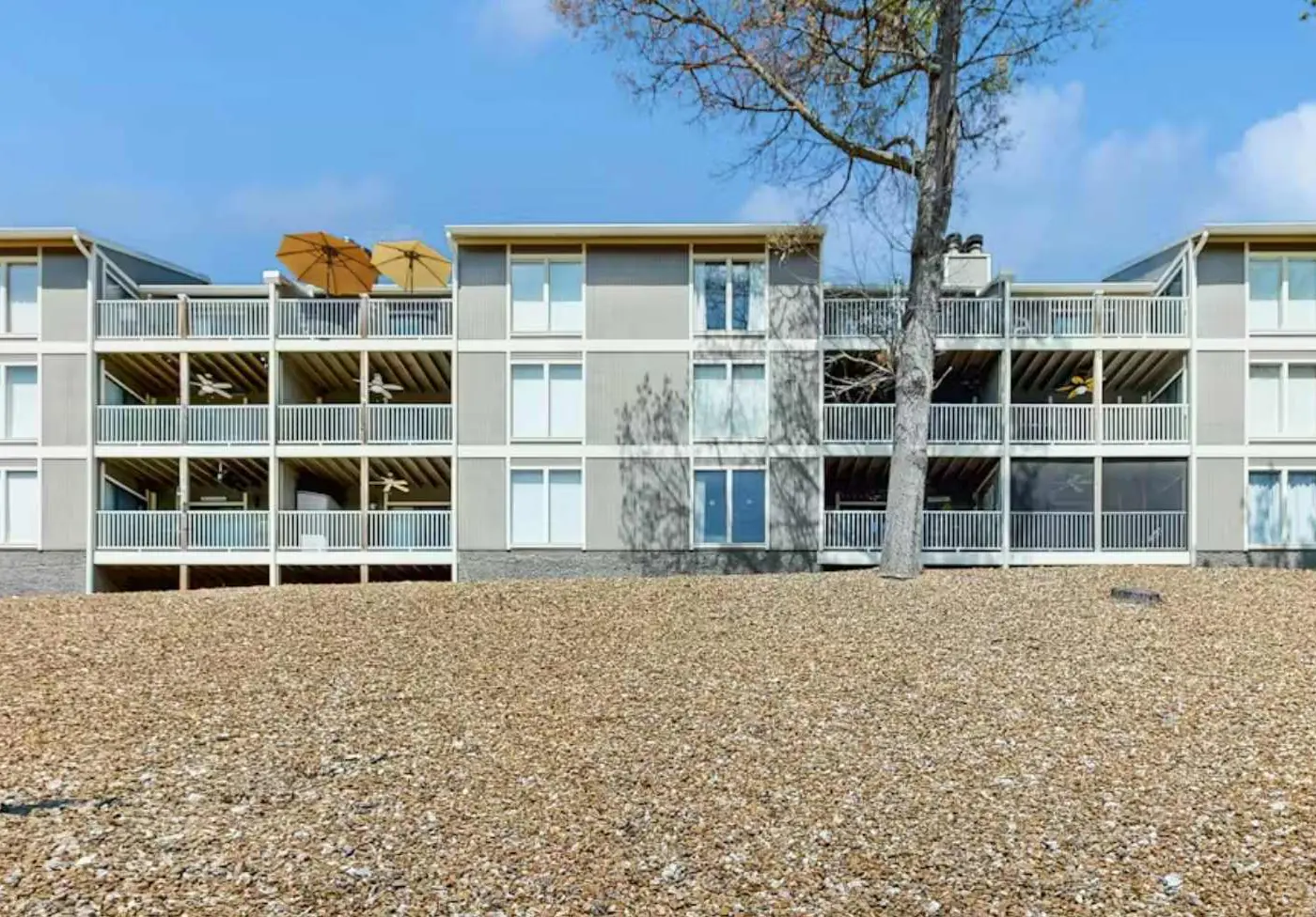 Charming 2BR Condo - LAKE VIEW - Osage Beach