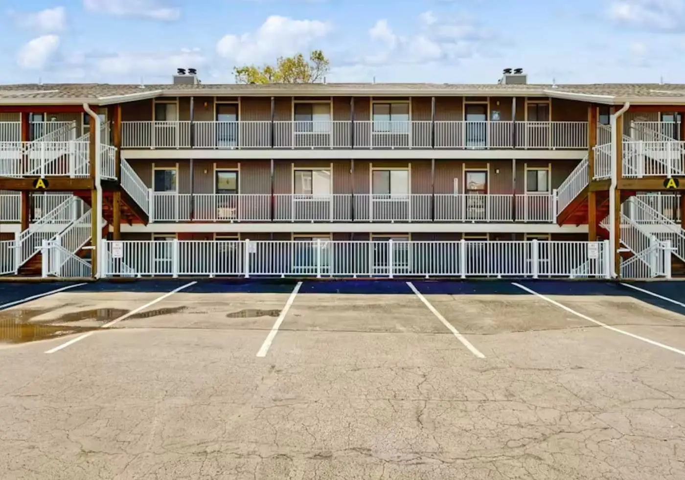 Charming 2BR Condo - LAKE VIEW - Osage Beach