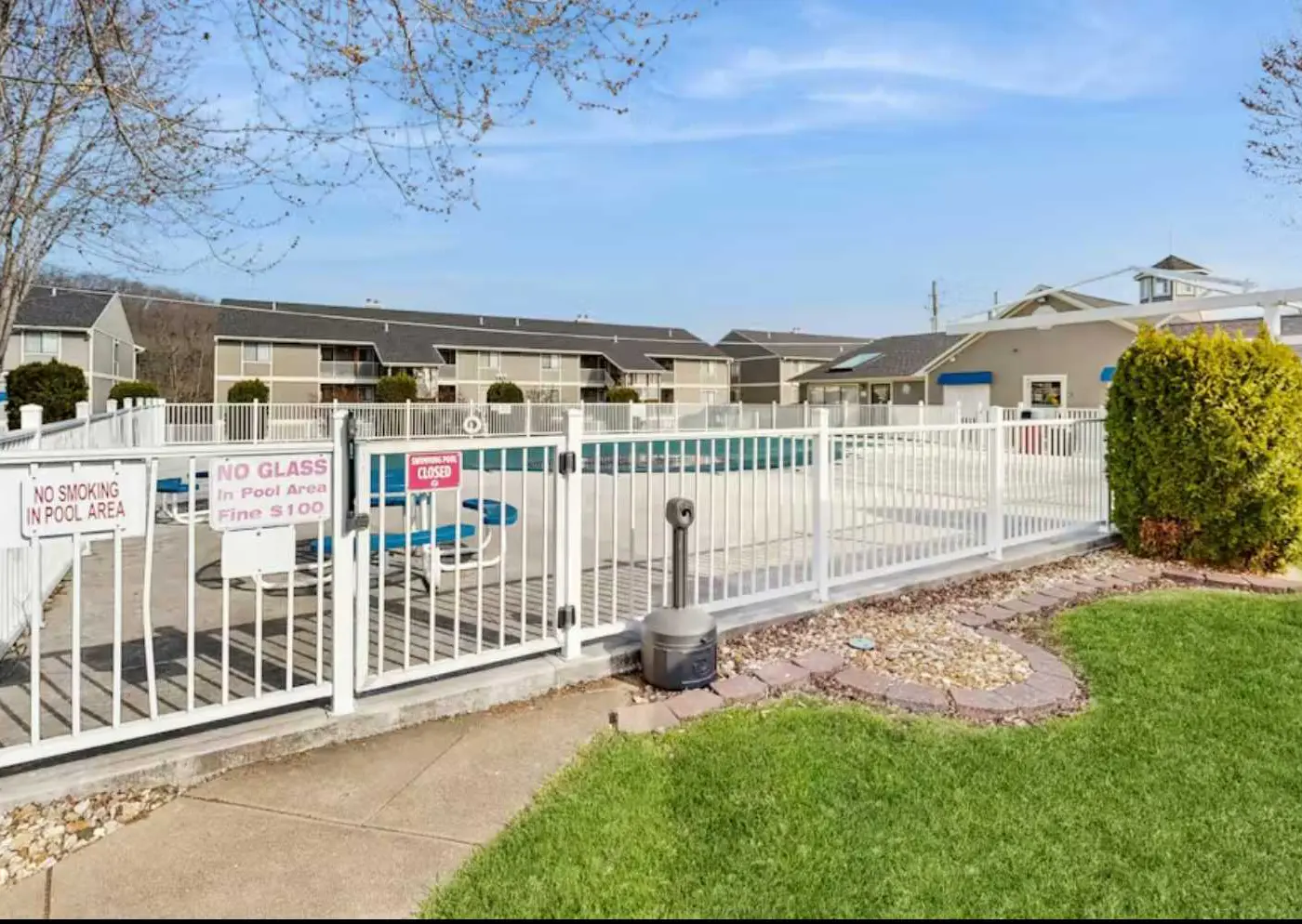 Charming 2BR Condo - LAKE VIEW - Osage Beach