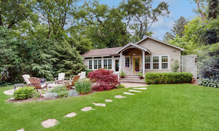 Adorable Downtown Cottage with Firepit, Fireplace, & Yard - Walk Everywhere