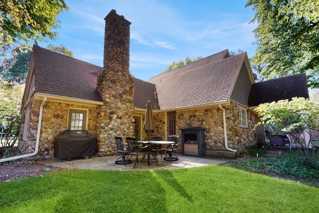 Golf Front Home with Course View, WiFi, Patio & Grill