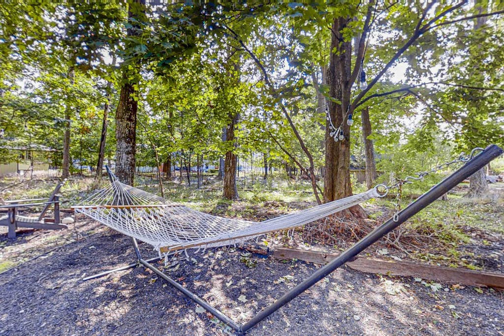 Dog-friendly A-frame home near beaches & downtown with firepit, deck, badminton