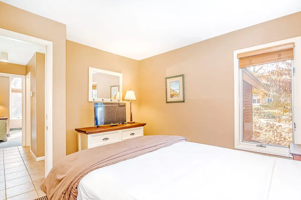 Crystal Mountain Condo -  Wintergreen 535