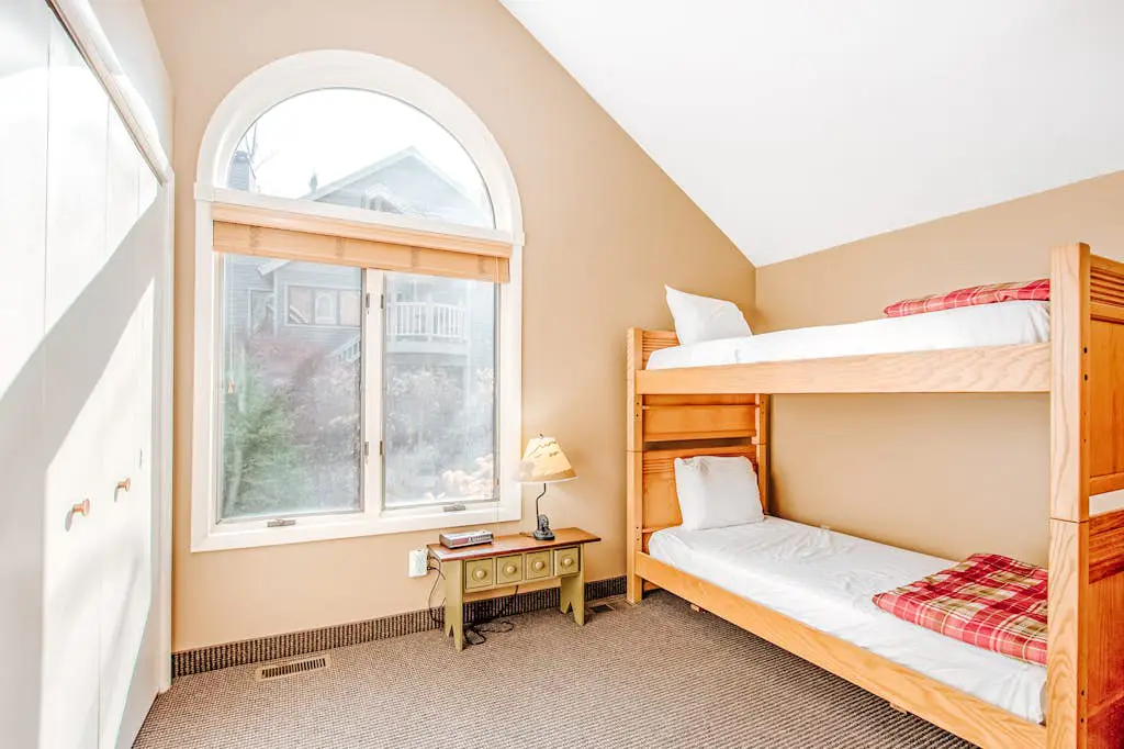 Crystal Mountain Condo -  Wintergreen 535