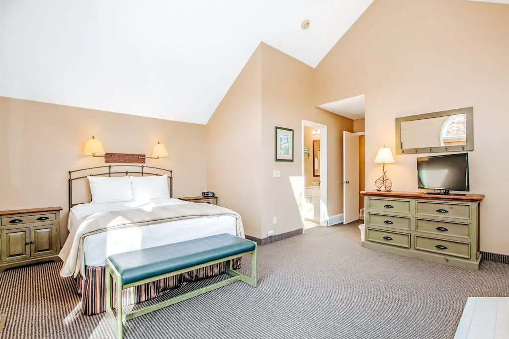 Crystal Mountain Condo -  Wintergreen 535