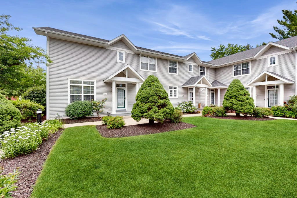 Beacon Court Condo F