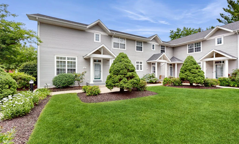 Spacious downtown condo just one block from Kalamazoo River