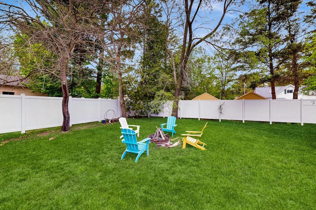 Arcadia Retreat w/ private hot tub, gas grill, fire pit, near beach, Dogs- YES!