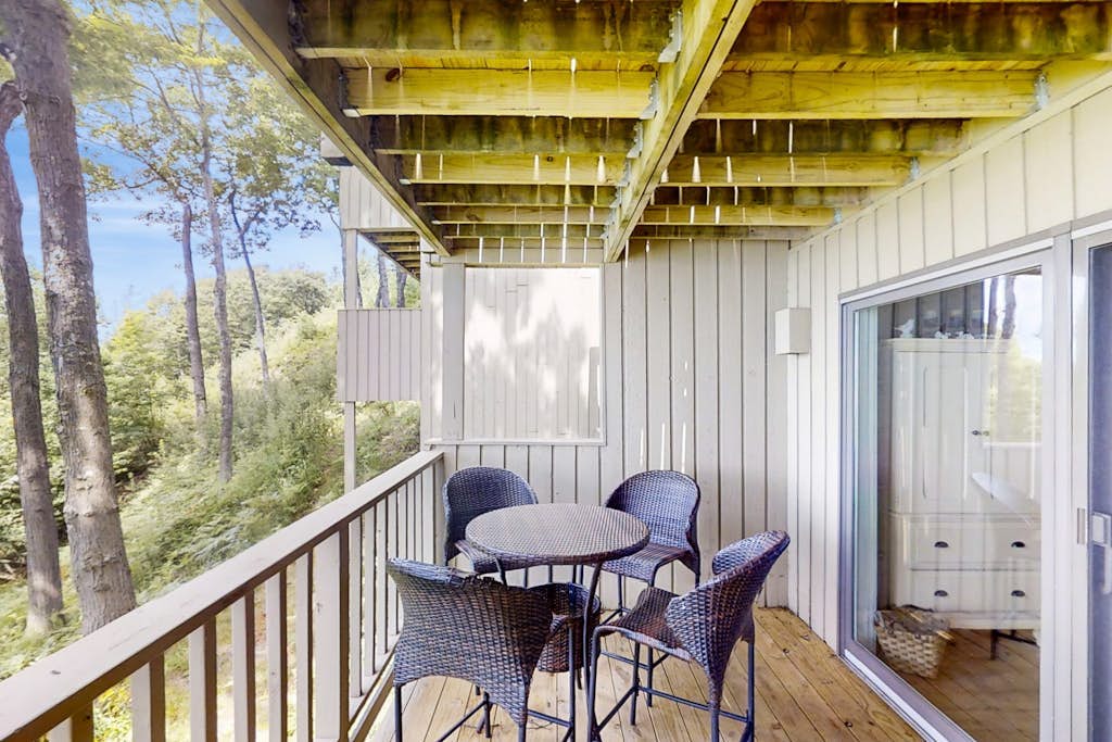 Comfy Glen Arbor condo with stunning Lake Michigan views, deck, & fireplace