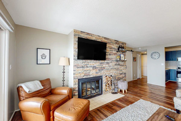 Bayfront condo with lake & bay views, deck, 2 fireplaces, private washer/dryer