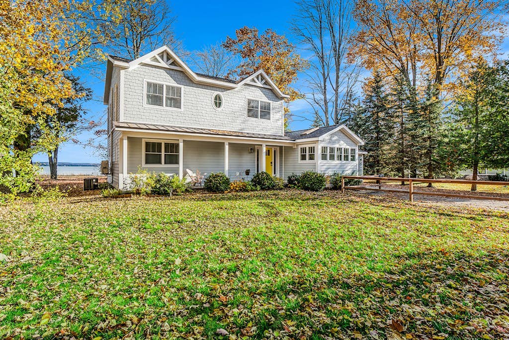 Newly remodeled lake house with amazing views, dock, firepit & vibrant interior