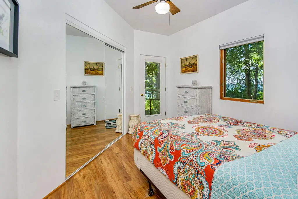 Jacobia Lakefront Retreat