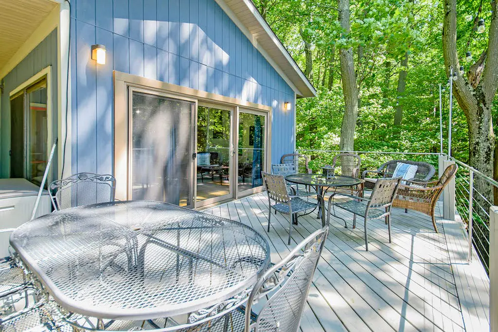 Jacobia Lakefront Retreat