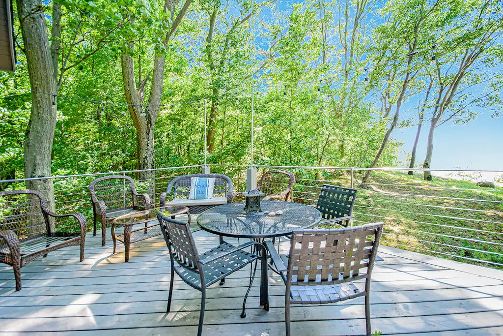 Jacobia Lakefront Retreat