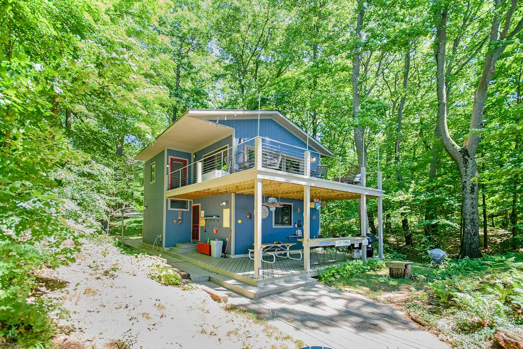 Jacobia Lakefront Retreat