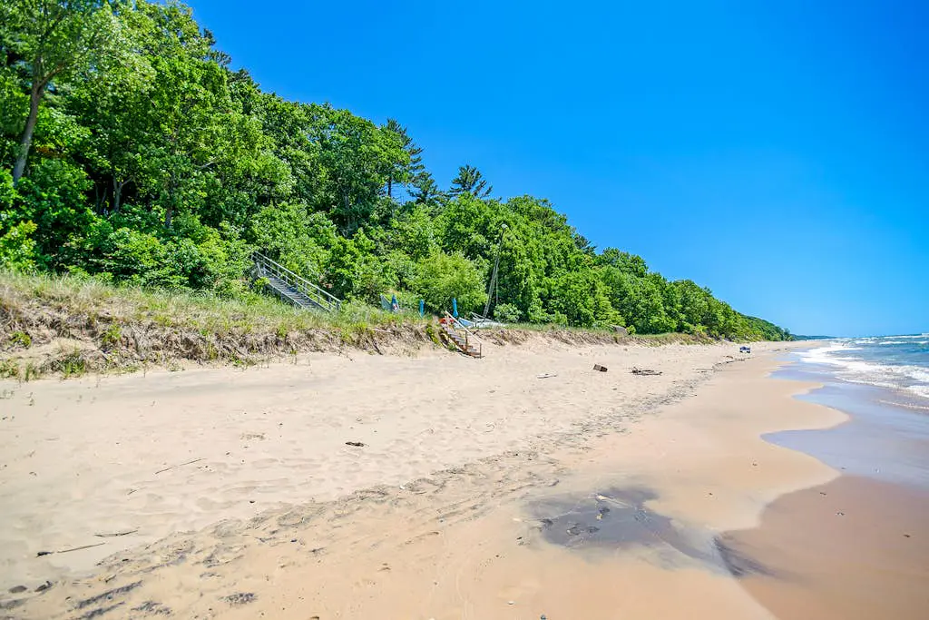 Jacobia Lakefront Retreat