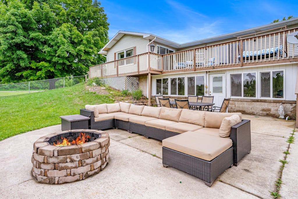 Fontano Casa | House in Coloma near Michigan's Great Lakes