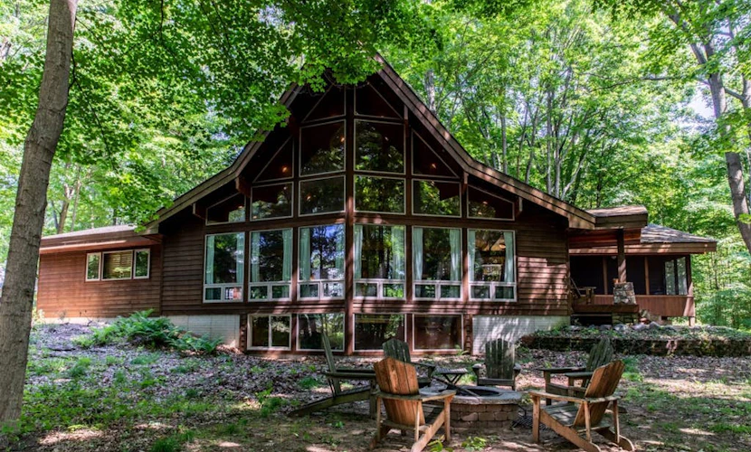 Inviting Timber Frame home near the beach with pool table, central AC, & W/D