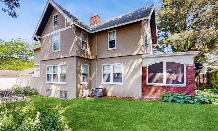 Charming historical home with gated entrance & gas grill - walk around downtown