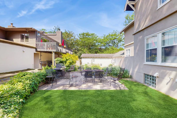 Charming historical home with gated entrance & gas grill - walk around downtown
