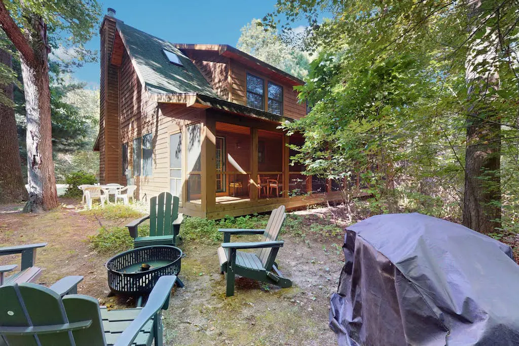 Kingfisher Cove Cabin 19
