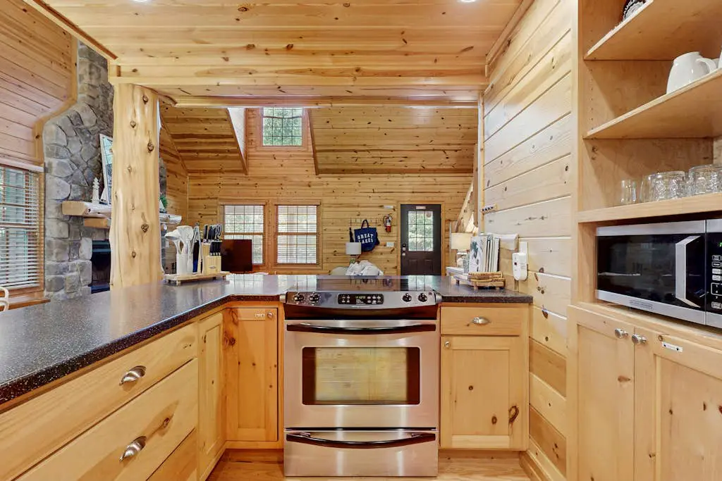 Kingfisher Cove Cabin 19