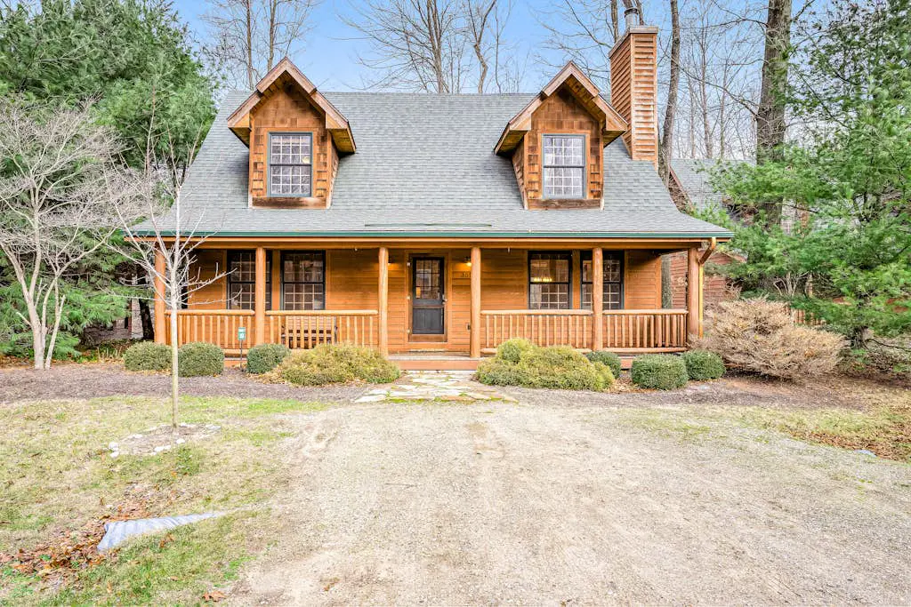 Kingfisher Cove Cabin 19