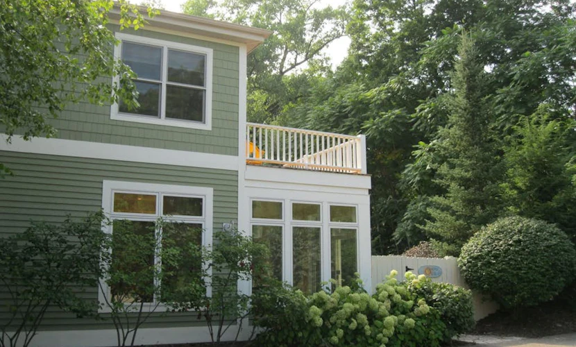 Beautiful 2-Story Home Near Beach with Firepit, WiFi, Central AC - Dogs OK