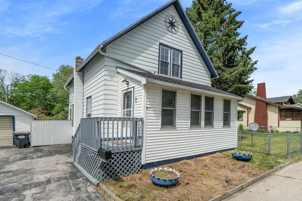 Updated, charming home with huge yard, fire pit, & WiFi - walkable location