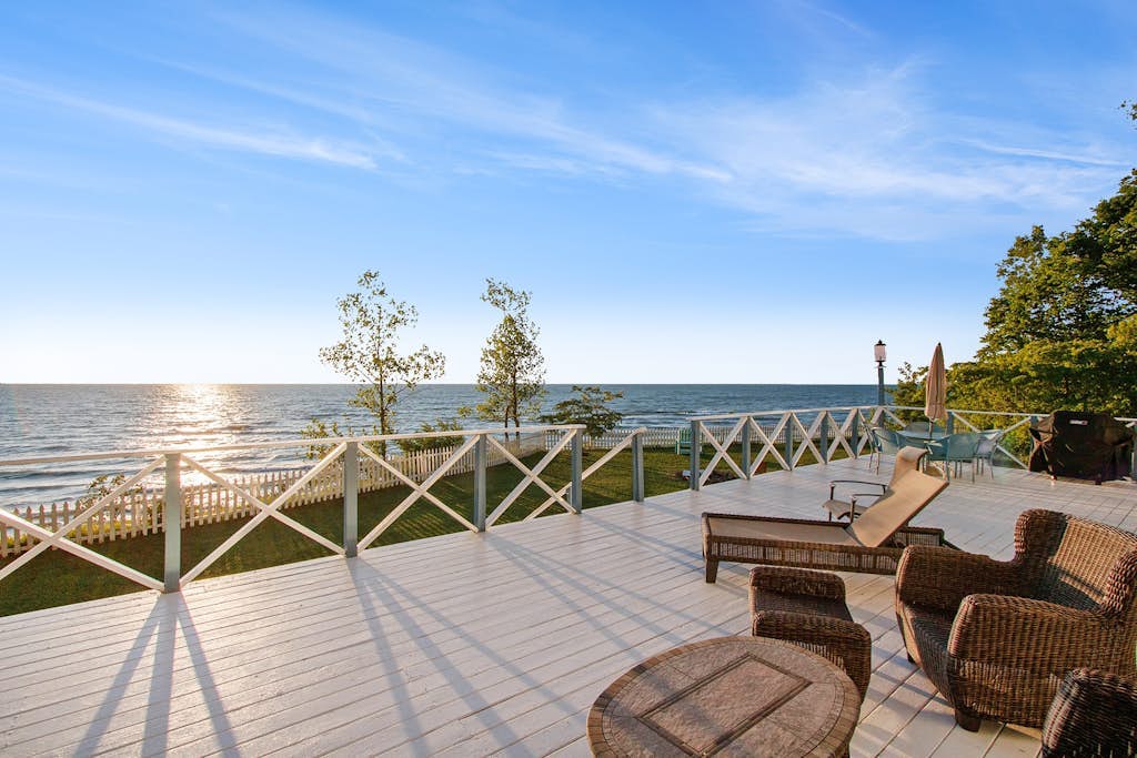 Picturesque Home on Lake Michigan w/ patios, gas grill & WIFI
