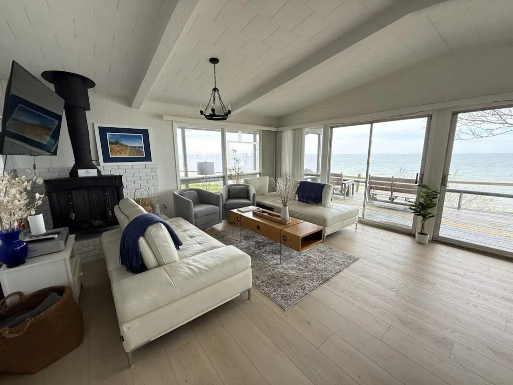 Bluffs Cove