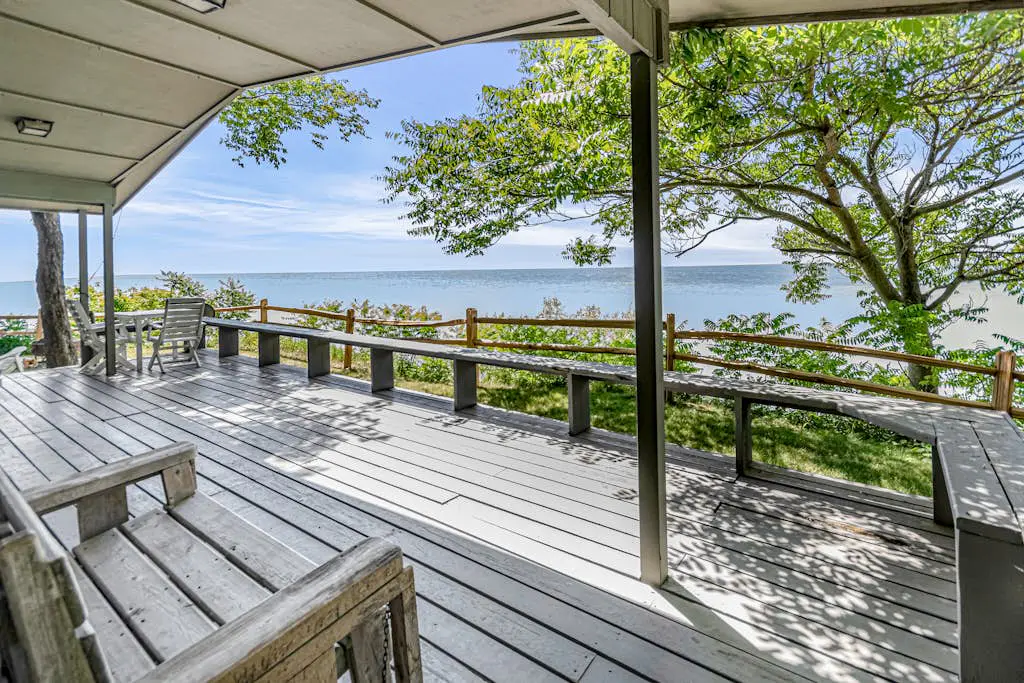 Bluffs Cove