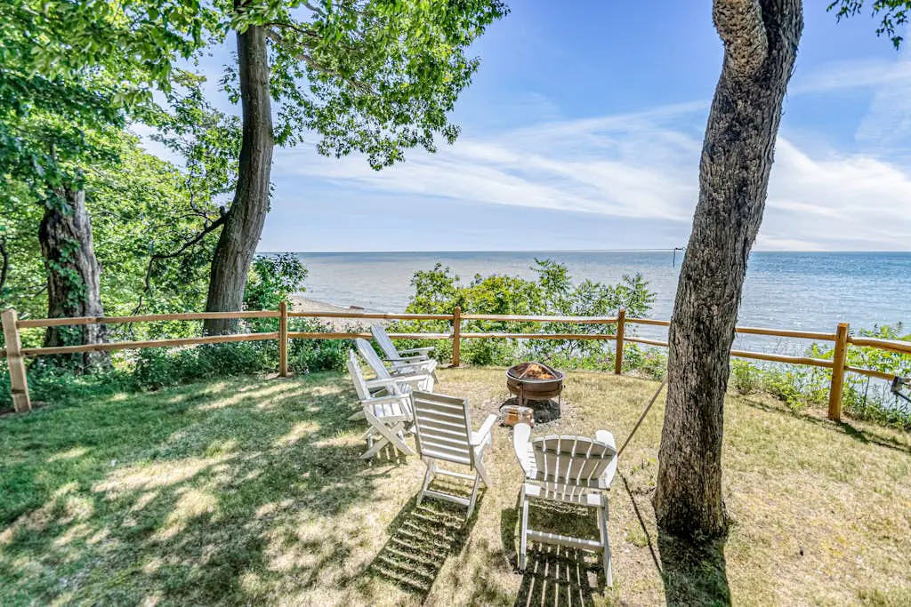 Bluffs Cove