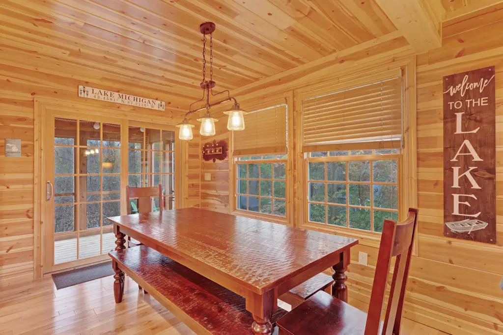 Kingfisher Cove Cabin 2