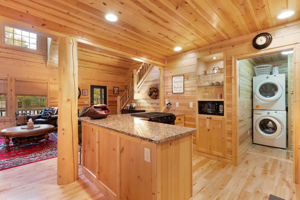 Kingfisher Cove Cabin 2