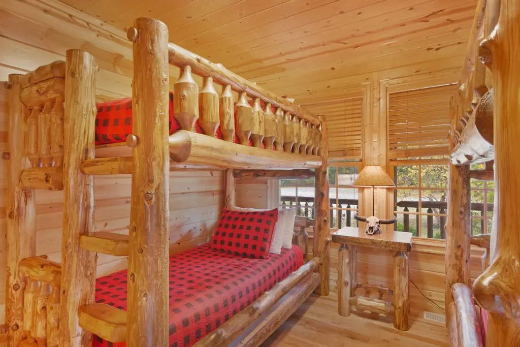 Kingfisher Cove Cabin 2