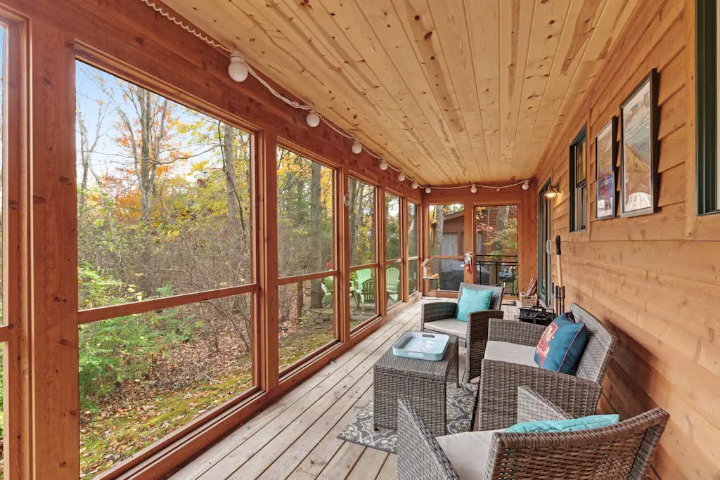 Kingfisher Cove Cabin 2