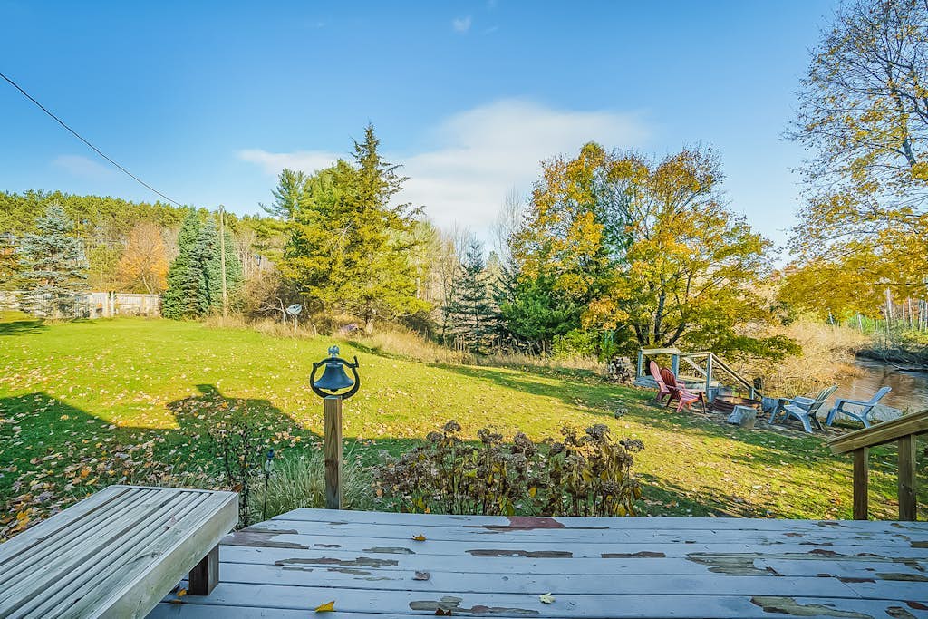 Terrific riverfront home near the slopes w/ firepit, free WiFi & five-acre lot