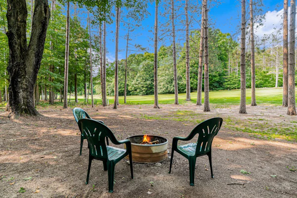 The Log Cabin | House in Thompsonville walking distance to resort amenities